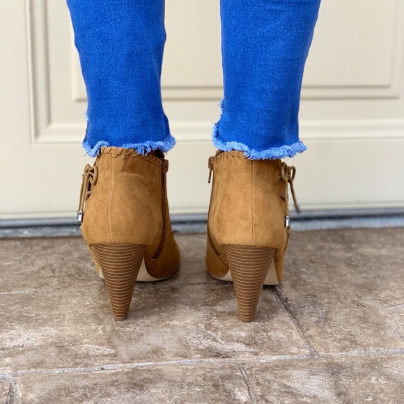 Laced Side Bow Cutouts Fringe Peep Toe Bootie - Picture 4 of 5